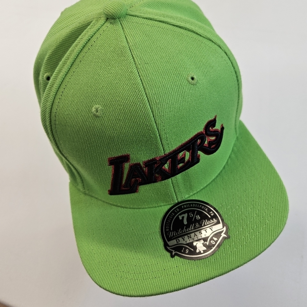 Los Angeles Lakers HWC Mitchell And Ness Dynasty Fitted Hat Size 7 5/8 Green NEW